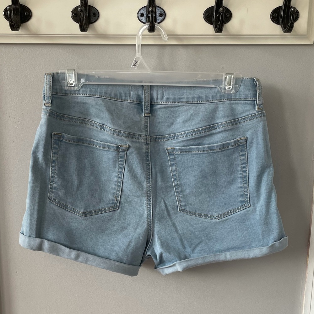 denim short shorts